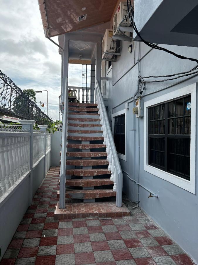Hollywood Guesthouse Джорджтаун Екстериор снимка