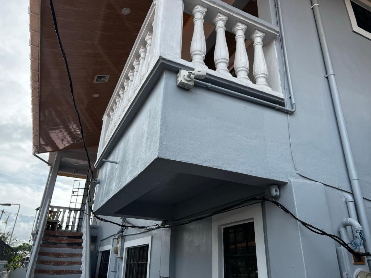Hollywood Guesthouse Джорджтаун Екстериор снимка